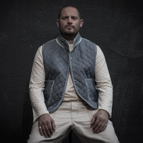 LE GILET "COL OFFICIER" MATELASSÉ - CHAMBRAY