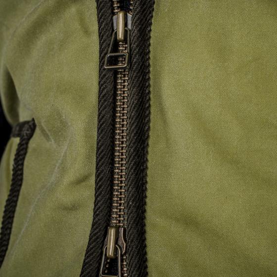 LE GILET "DISCIPLINE" OLIVE