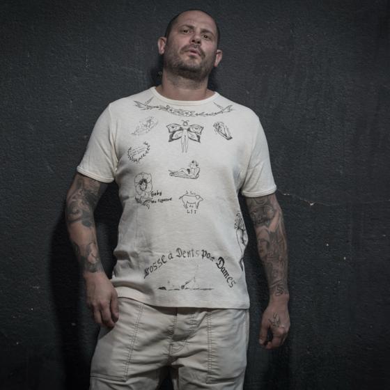 LE TRICOT "LE VICE DANS LA PEAU"